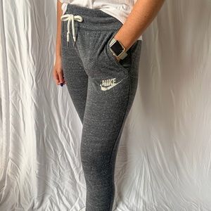 Nike joggers!!
